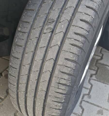 Черный Фольксваген Пассат, объемом двигателя 1.6 л и пробегом 267 тыс. км за 13000 $, фото 17 на Automoto.ua