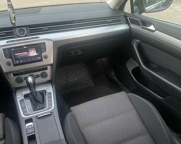 Черный Фольксваген Пассат, объемом двигателя 1.6 л и пробегом 230 тыс. км за 15000 $, фото 11 на Automoto.ua