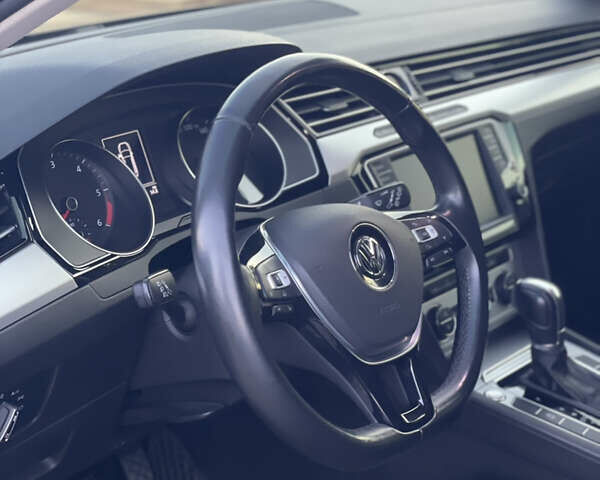 Черный Фольксваген Пассат, объемом двигателя 1.97 л и пробегом 254 тыс. км за 15800 $, фото 21 на Automoto.ua