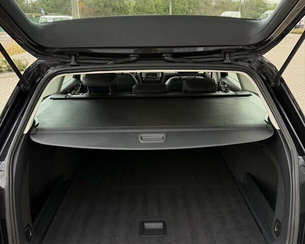 Чорний Фольксваген Пассат, об'ємом двигуна 2 л та пробігом 260 тис. км за 16700 $, фото 74 на Automoto.ua