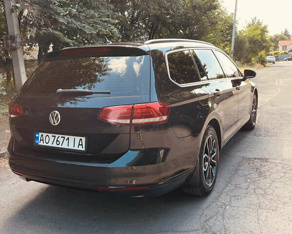 Черный Фольксваген Пассат, объемом двигателя 1.6 л и пробегом 307 тыс. км за 13350 $, фото 5 на Automoto.ua