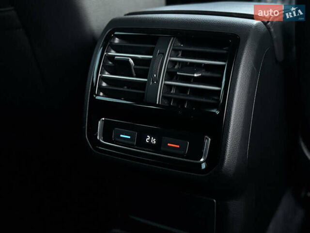 Чорний Фольксваген Пассат, об'ємом двигуна 1.97 л та пробігом 191 тис. км за 17000 $, фото 65 на Automoto.ua