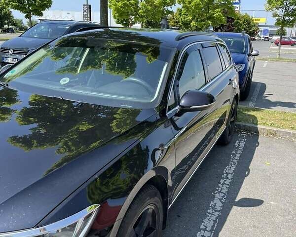 Черный Фольксваген Пассат, объемом двигателя 2 л и пробегом 257 тыс. км за 12800 $, фото 1 на Automoto.ua