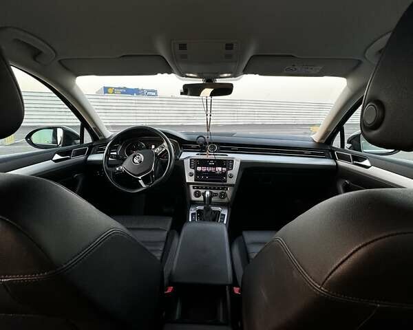 Черный Фольксваген Пассат, объемом двигателя 1.6 л и пробегом 195 тыс. км за 16000 $, фото 7 на Automoto.ua