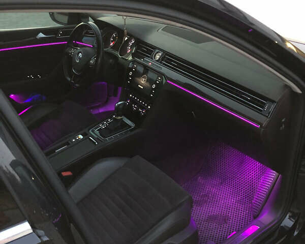 Черный Фольксваген Пассат, объемом двигателя 1.97 л и пробегом 300 тыс. км за 15650 $, фото 9 на Automoto.ua