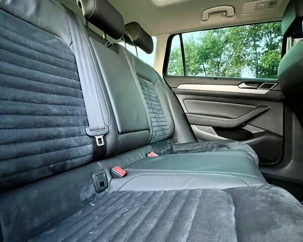 Черный Фольксваген Пассат, объемом двигателя 1.97 л и пробегом 370 тыс. км за 15500 $, фото 48 на Automoto.ua