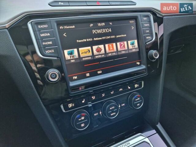 Фольксваген Пассат 2016 в Киеве на Automoto.ua Черный Фольксваген Пассат, объемом двигателя 2 л и пробегом 215 тыс. км за 19700 $, фото 41 на Automoto.ua