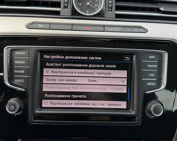 Чорний Фольксваген Пассат, об'ємом двигуна 2 л та пробігом 260 тис. км за 16700 $, фото 49 на Automoto.ua