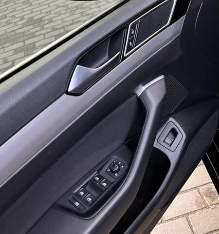 Черный Фольксваген Пассат, объемом двигателя 1.6 л и пробегом 256 тыс. км за 15000 $, фото 38 на Automoto.ua