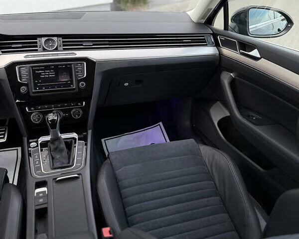 Чорний Фольксваген Пассат, об'ємом двигуна 2 л та пробігом 260 тис. км за 16700 $, фото 62 на Automoto.ua