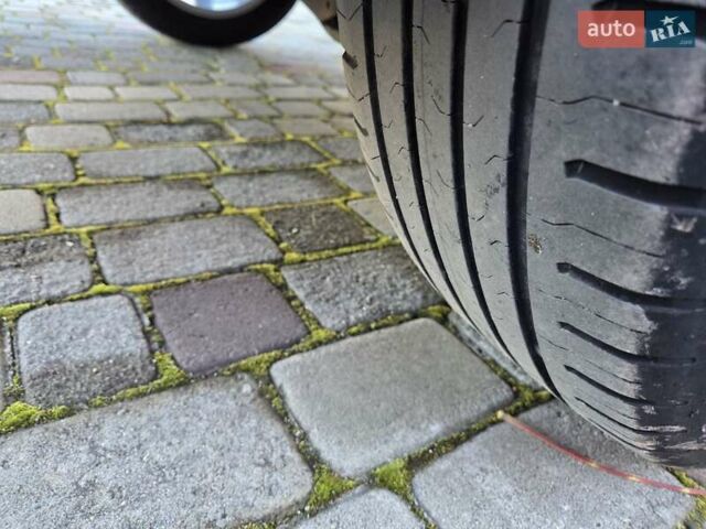 Черный Фольксваген Пассат, объемом двигателя 1.97 л и пробегом 289 тыс. км за 14400 $, фото 37 на Automoto.ua