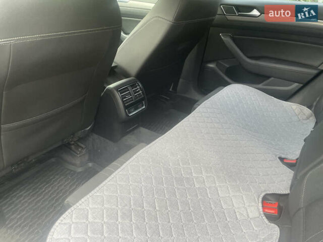 Чорний Фольксваген Пассат, об'ємом двигуна 1.97 л та пробігом 285 тис. км за 15900 $, фото 9 на Automoto.ua