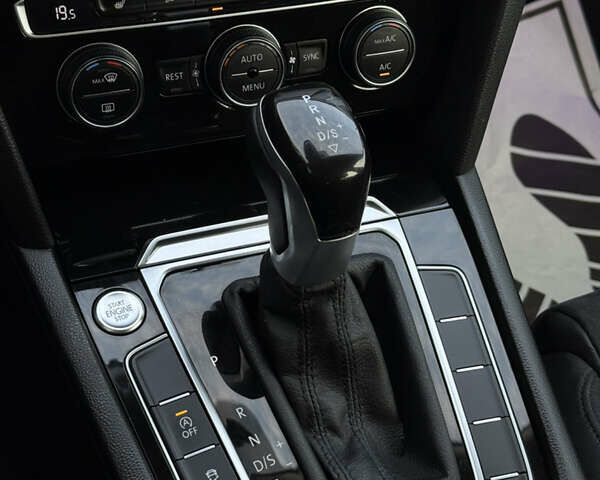 Чорний Фольксваген Пассат, об'ємом двигуна 2 л та пробігом 260 тис. км за 16700 $, фото 44 на Automoto.ua