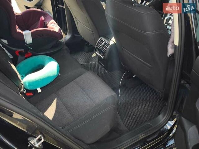 Черный Фольксваген Пассат, объемом двигателя 1.6 л и пробегом 294 тыс. км за 13200 $, фото 8 на Automoto.ua