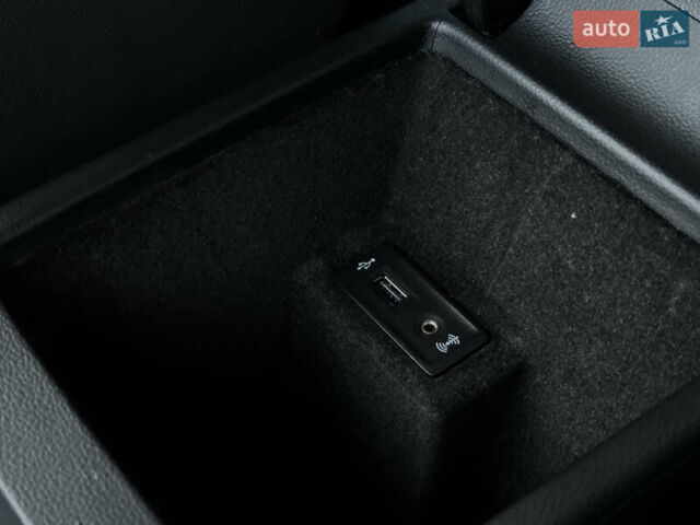 Чорний Фольксваген Пассат, об'ємом двигуна 1.97 л та пробігом 191 тис. км за 17000 $, фото 49 на Automoto.ua