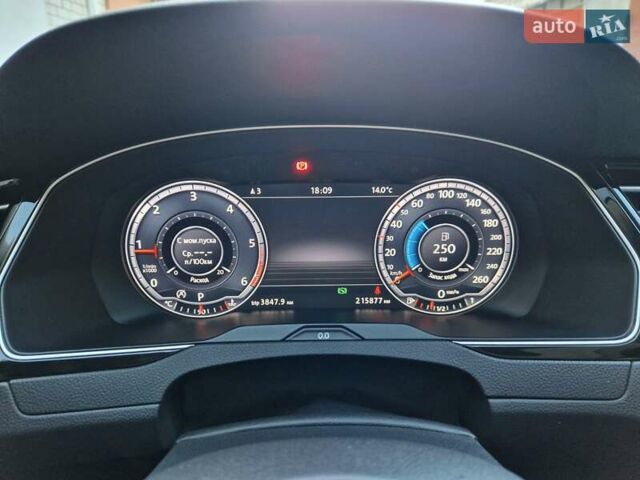 Фольксваген Пассат 2016 в Киеве на Automoto.ua Черный Фольксваген Пассат, объемом двигателя 2 л и пробегом 215 тыс. км за 19700 $, фото 43 на Automoto.ua