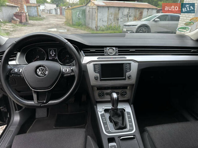 Чорний Фольксваген Пассат, об'ємом двигуна 1.6 л та пробігом 330 тис. км за 12800 $, фото 23 на Automoto.ua