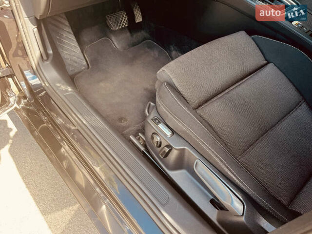 Черный Фольксваген Пассат, объемом двигателя 1.6 л и пробегом 307 тыс. км за 13350 $, фото 14 на Automoto.ua