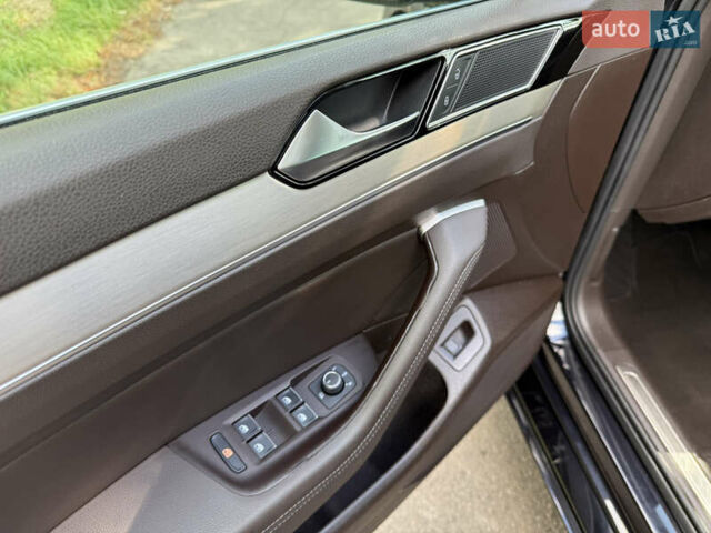 Черный Фольксваген Пассат, объемом двигателя 1.97 л и пробегом 243 тыс. км за 17800 $, фото 15 на Automoto.ua