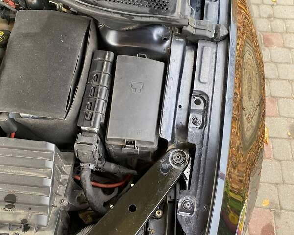 Черный Фольксваген Пассат, объемом двигателя 1.97 л и пробегом 277 тыс. км за 16000 $, фото 70 на Automoto.ua