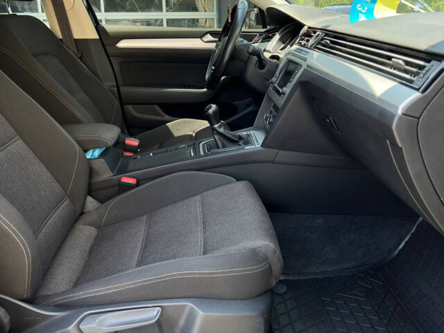 Чорний Фольксваген Пассат, об'ємом двигуна 1.6 л та пробігом 226 тис. км за 14300 $, фото 18 на Automoto.ua