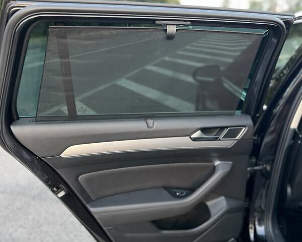 Черный Фольксваген Пассат, объемом двигателя 1.97 л и пробегом 370 тыс. км за 15500 $, фото 56 на Automoto.ua