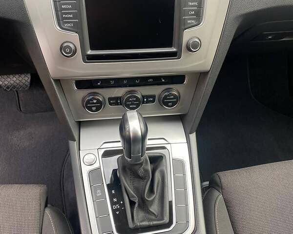 Черный Фольксваген Пассат, объемом двигателя 1.97 л и пробегом 277 тыс. км за 16000 $, фото 23 на Automoto.ua