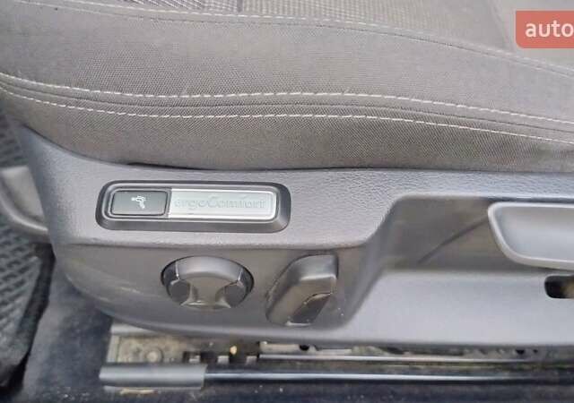 Черный Фольксваген Пассат, объемом двигателя 2 л и пробегом 243 тыс. км за 14499 $, фото 15 на Automoto.ua