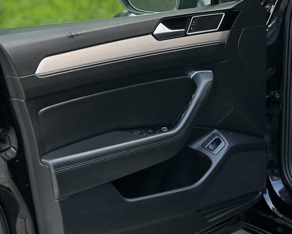 Черный Фольксваген Пассат, объемом двигателя 2 л и пробегом 255 тыс. км за 15900 $, фото 46 на Automoto.ua