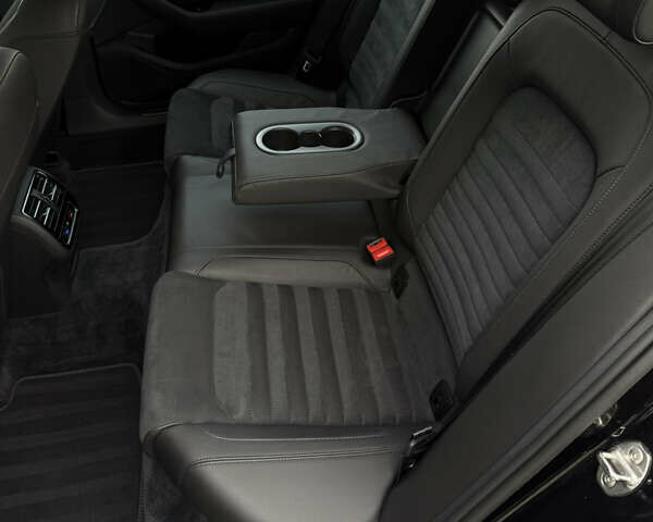 Чорний Фольксваген Пассат, об'ємом двигуна 2 л та пробігом 260 тис. км за 16700 $, фото 68 на Automoto.ua