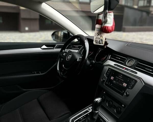 Черный Фольксваген Пассат, объемом двигателя 1.97 л и пробегом 241 тыс. км за 13800 $, фото 15 на Automoto.ua