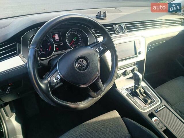 Черный Фольксваген Пассат, объемом двигателя 2 л и пробегом 240 тыс. км за 16499 $, фото 32 на Automoto.ua