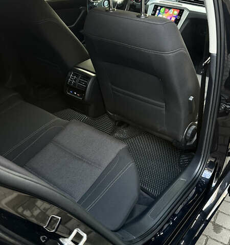 Черный Фольксваген Пассат, объемом двигателя 1.6 л и пробегом 256 тыс. км за 15000 $, фото 49 на Automoto.ua