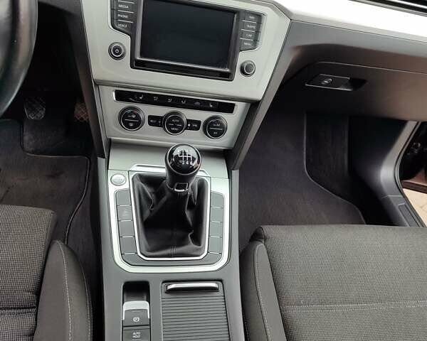 Черный Фольксваген Пассат, объемом двигателя 1.97 л и пробегом 232 тыс. км за 16500 $, фото 17 на Automoto.ua