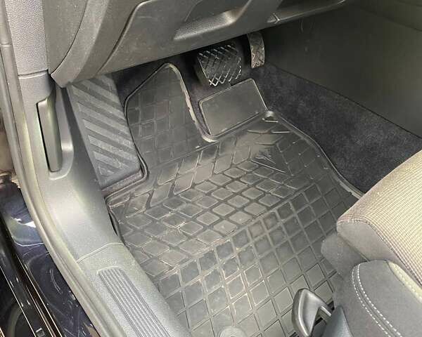 Черный Фольксваген Пассат, объемом двигателя 1.97 л и пробегом 277 тыс. км за 16000 $, фото 48 на Automoto.ua