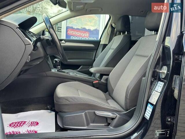 Черный Фольксваген Пассат, объемом двигателя 1.6 л и пробегом 250 тыс. км за 14300 $, фото 10 на Automoto.ua