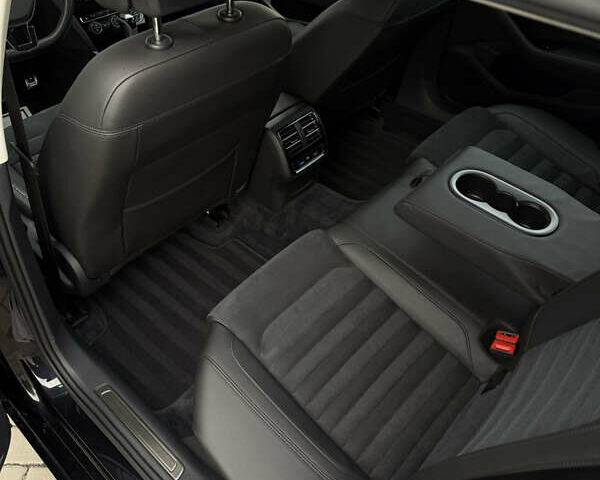 Чорний Фольксваген Пассат, об'ємом двигуна 2 л та пробігом 260 тис. км за 16700 $, фото 67 на Automoto.ua