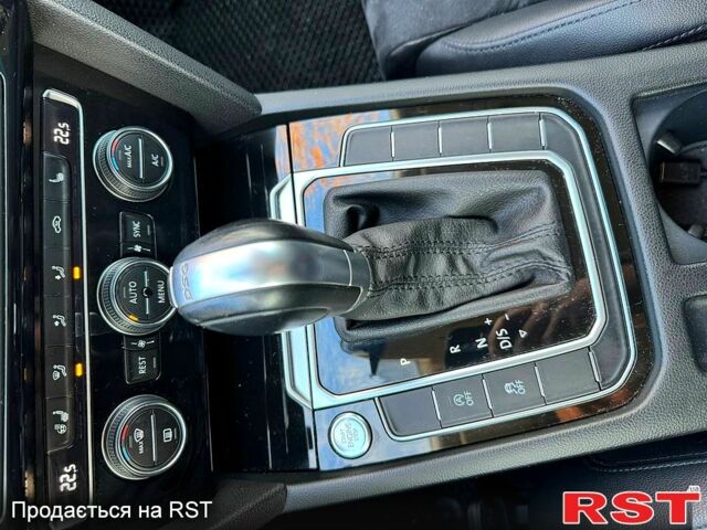 Черный Фольксваген Пассат, объемом двигателя 2 л и пробегом 280 тыс. км за 18200 $, фото 7 на Automoto.ua