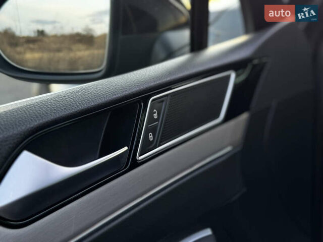 Чорний Фольксваген Пассат, об'ємом двигуна 1.97 л та пробігом 191 тис. км за 17000 $, фото 36 на Automoto.ua