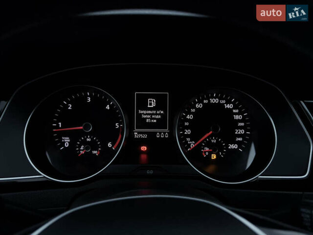 Черный Фольксваген Пассат, объемом двигателя 1.97 л и пробегом 327 тыс. км за 13000 $, фото 9 на Automoto.ua