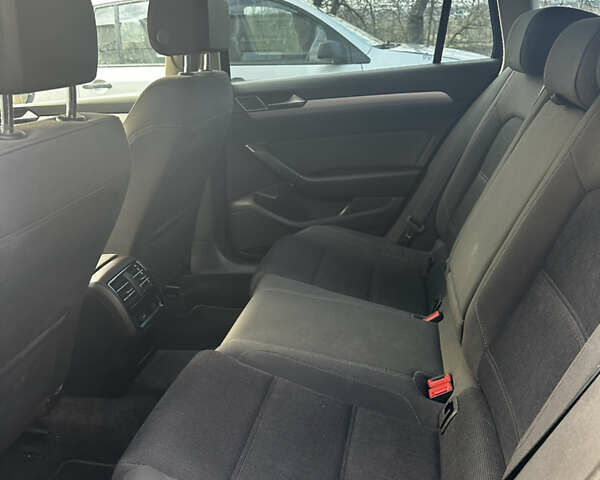 Черный Фольксваген Пассат, объемом двигателя 1.97 л и пробегом 234 тыс. км за 14300 $, фото 25 на Automoto.ua