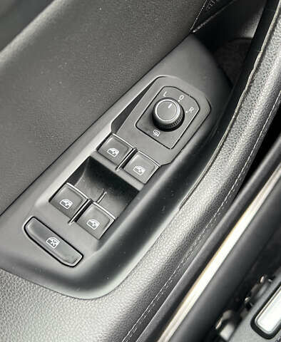 Черный Фольксваген Пассат, объемом двигателя 1.97 л и пробегом 284 тыс. км за 15500 $, фото 25 на Automoto.ua