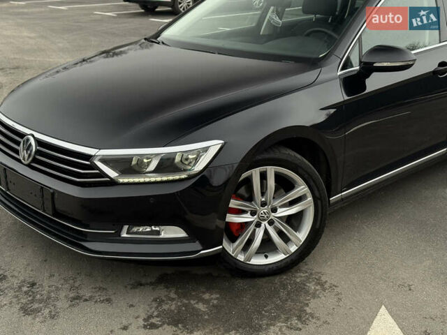 Чорний Фольксваген Пассат, об'ємом двигуна 2 л та пробігом 260 тис. км за 16700 $, фото 3 на Automoto.ua