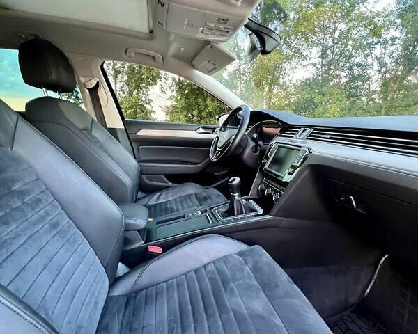 Черный Фольксваген Пассат, объемом двигателя 1.97 л и пробегом 370 тыс. км за 15500 $, фото 50 на Automoto.ua