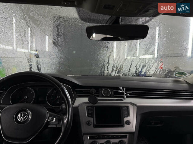 Черный Фольксваген Пассат, объемом двигателя 2 л и пробегом 262 тыс. км за 13500 $, фото 24 на Automoto.ua