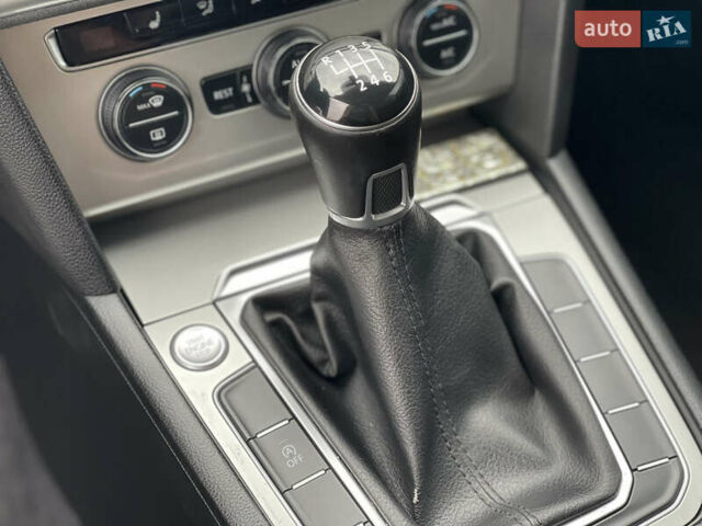 Чорний Фольксваген Пассат, об'ємом двигуна 1.6 л та пробігом 264 тис. км за 13200 $, фото 16 на Automoto.ua