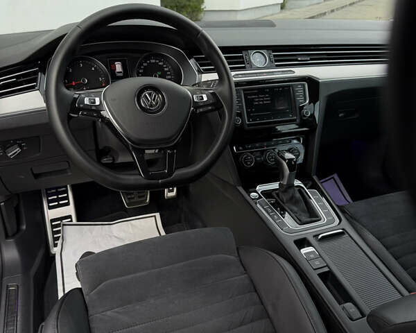 Чорний Фольксваген Пассат, об'ємом двигуна 2 л та пробігом 260 тис. км за 16700 $, фото 35 на Automoto.ua