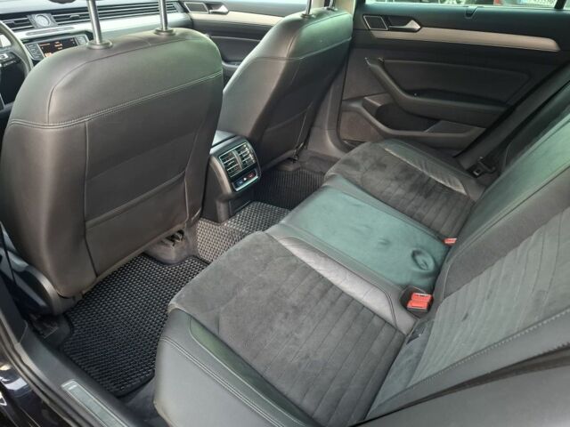 Черный Фольксваген Пассат, объемом двигателя 2 л и пробегом 275 тыс. км за 15999 $, фото 5 на Automoto.ua