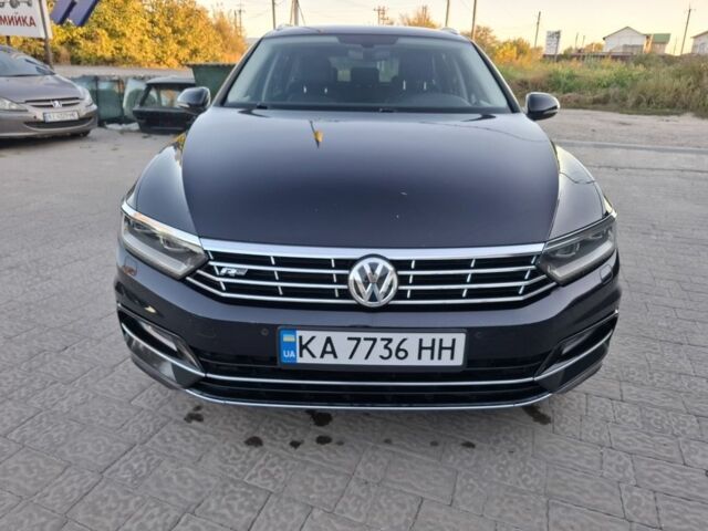 Черный Фольксваген Пассат, объемом двигателя 2 л и пробегом 275 тыс. км за 15999 $, фото 2 на Automoto.ua