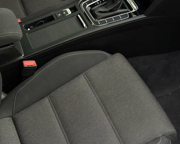 Черный Фольксваген Пассат, объемом двигателя 1.97 л и пробегом 205 тыс. км за 16600 $, фото 35 на Automoto.ua